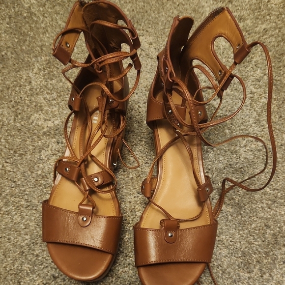 Coach Brown Leather Wedges with Lace Up Gladiator Style Luxury Sz 7 Classic